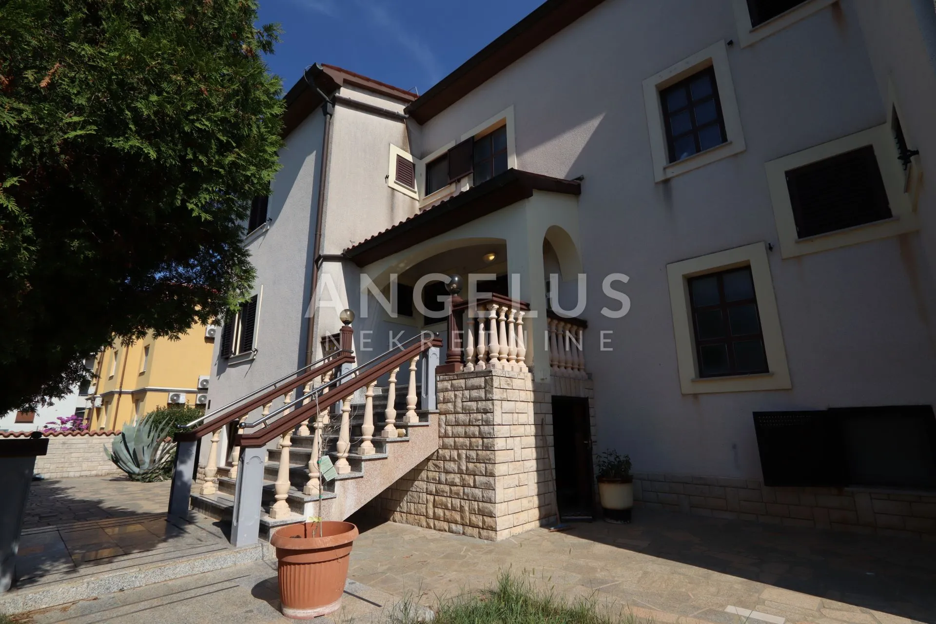 istra, pula - apartmanska kuća 629 m2 s bazenom - slika 27
