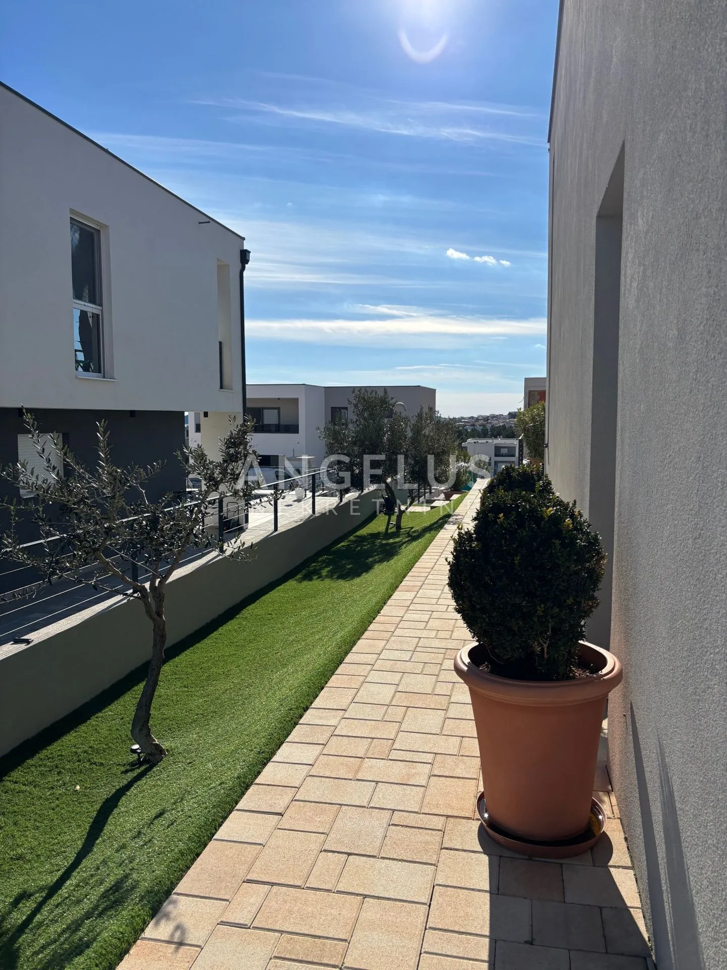 vodice - luksuzna vila s bazenom i pogledom na more, prodaja - slika 24