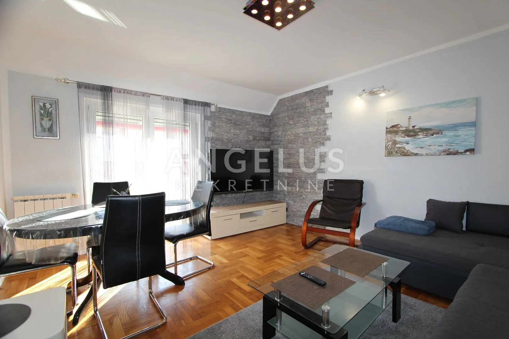 Zagreb - Dugave Lijep trosoban stan 54 m2