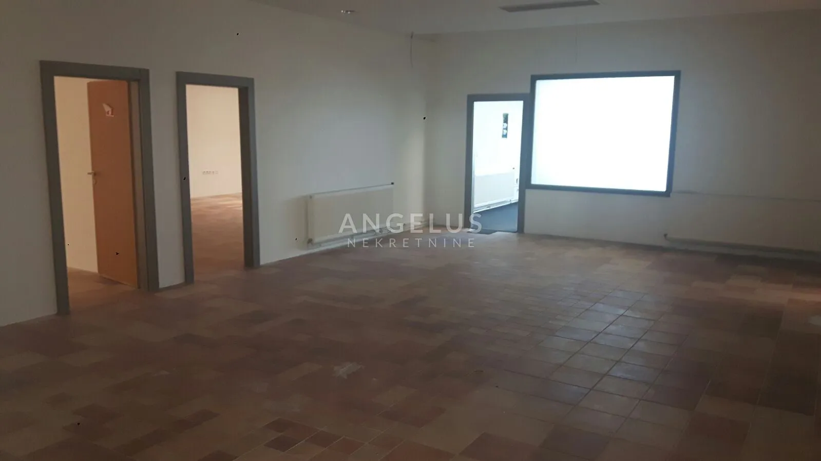 zagreb, buzin - uredsko, prodajno - skladišni prostor 650m2 s parkingom - slika 12
