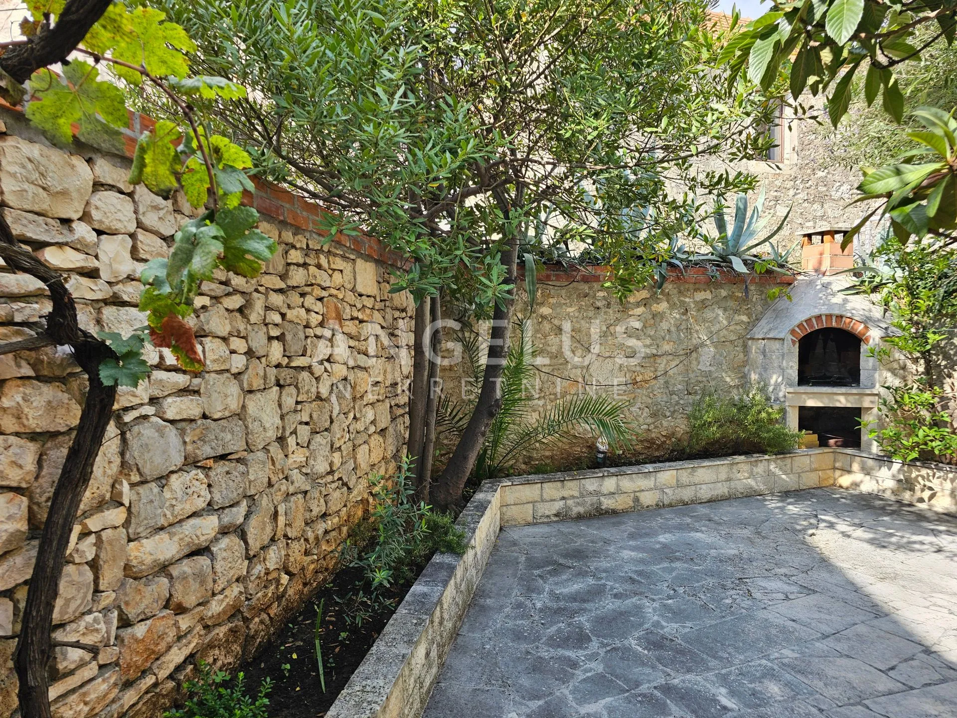brač, sutivan - kamena kuća, 1.red uz more - slika 4