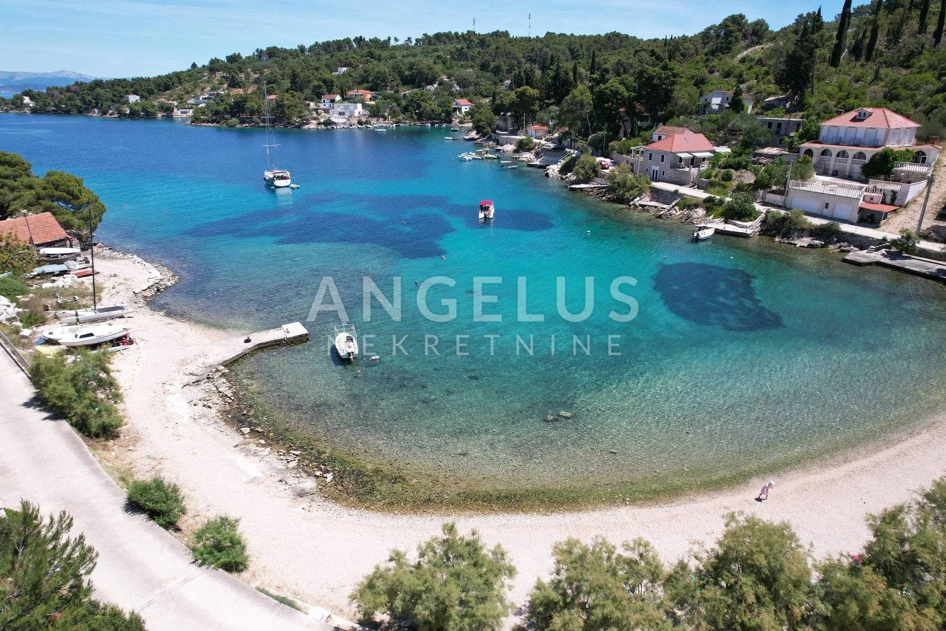 šolta - zemljište sa dozvolom, prvi red do mora, prodaja - slika 10