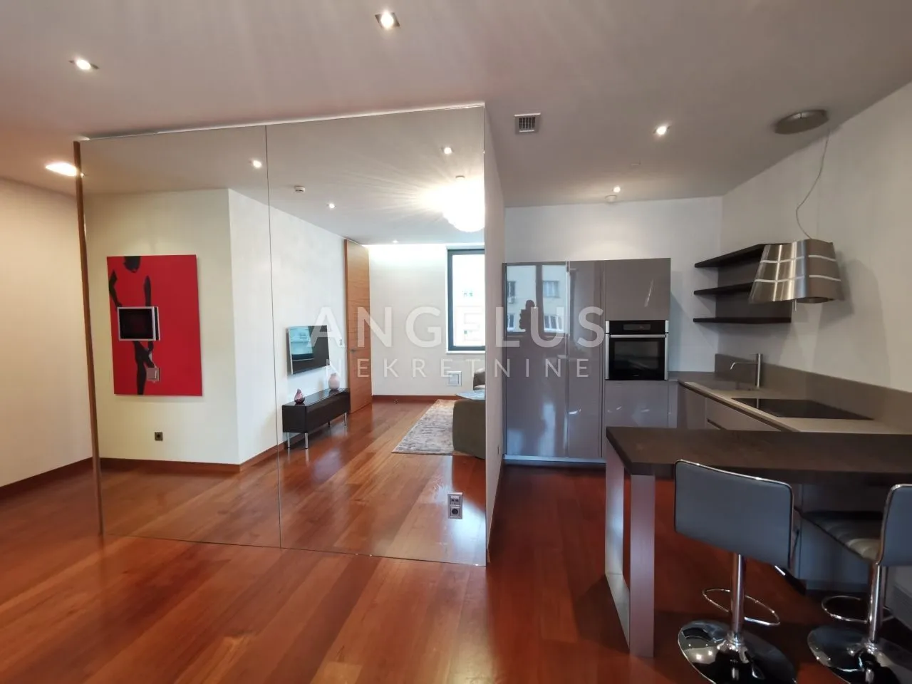 zagreb, centar - luksuzni stan 90m2 moderno opremljen - slika 2