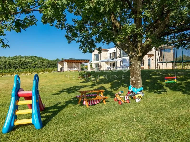 istra, višnjan - vila 402m2 s pogledom na more - slika 38