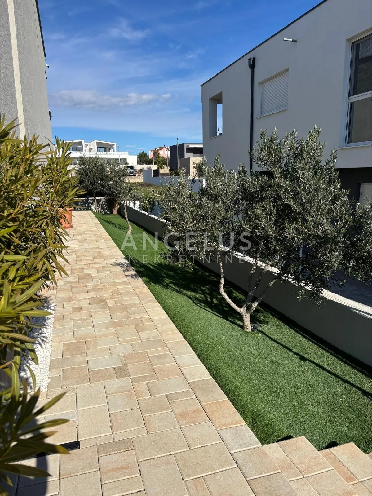 vodice - luksuzna vila s bazenom i pogledom na more, prodaja - slika 18