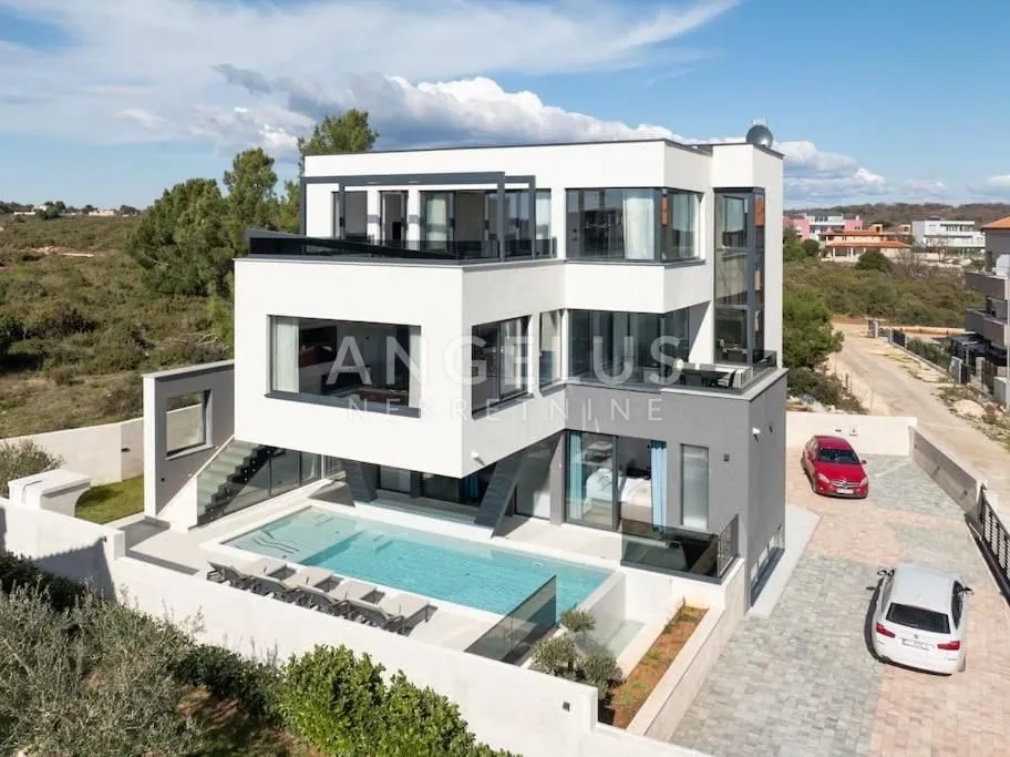 istra, medulin - villa s bazenom 400m2 - slika 30