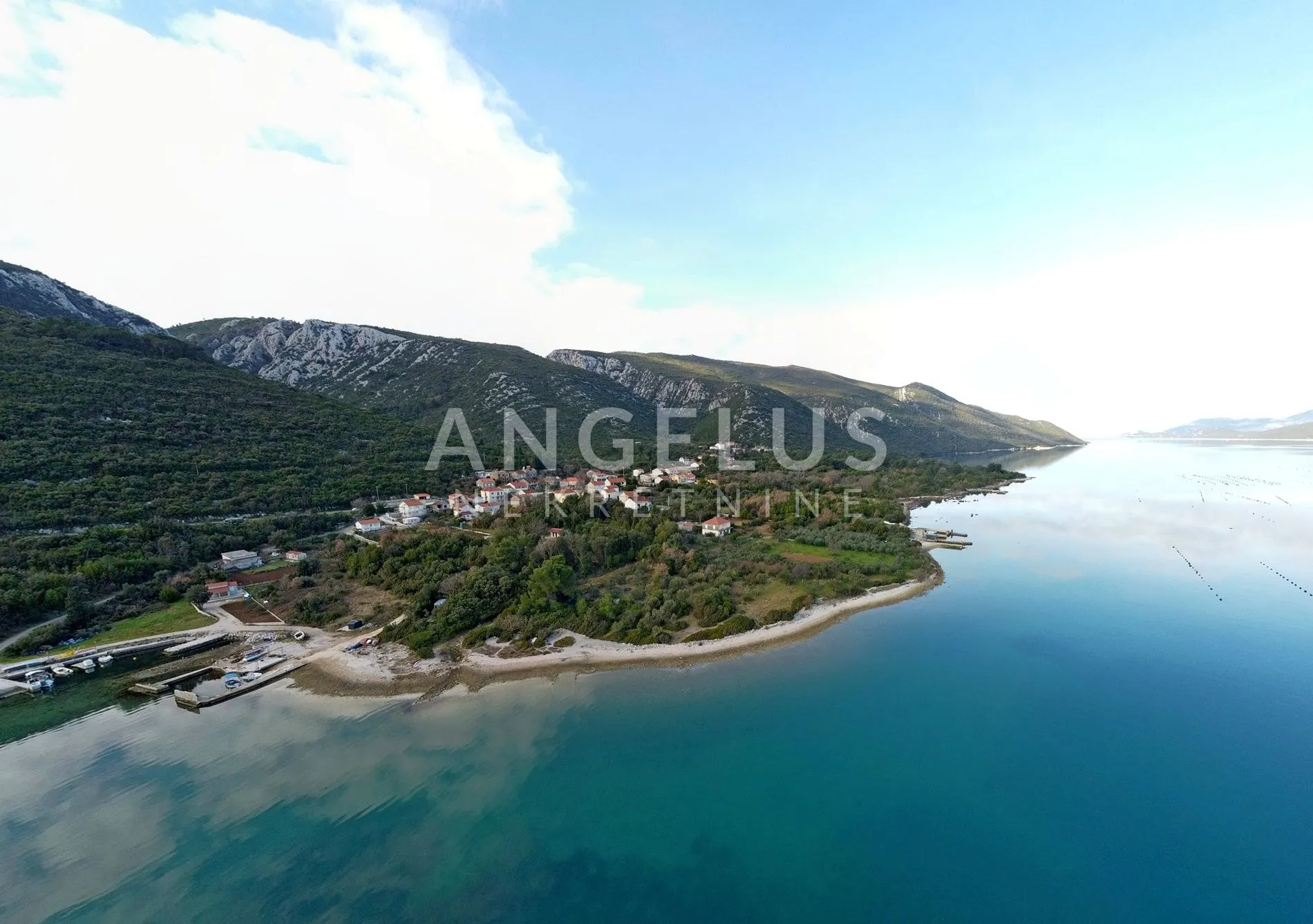 Pelješac, Duba Stonska - građevinsko zemljište, 1500 m2 - Duba Stonska, Ston