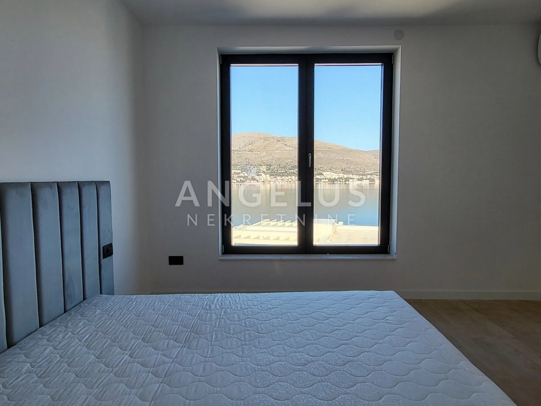čiovo - luksuzna vila sa panoramskim pogledom na more, 320 m2 - slika 13