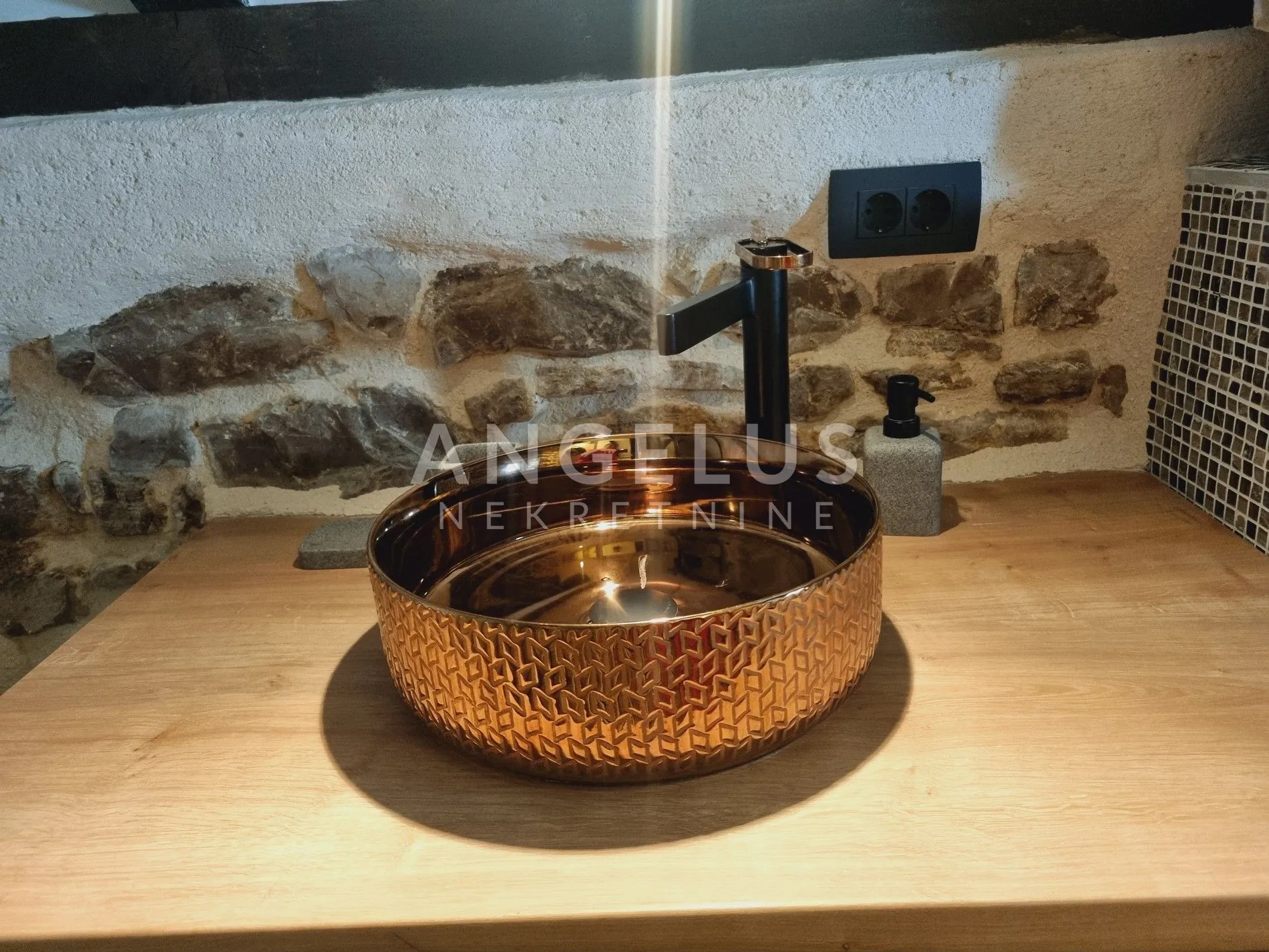 kaštela - renovirana kamena kuća u centru mjesta, 90 m2 - slika 19