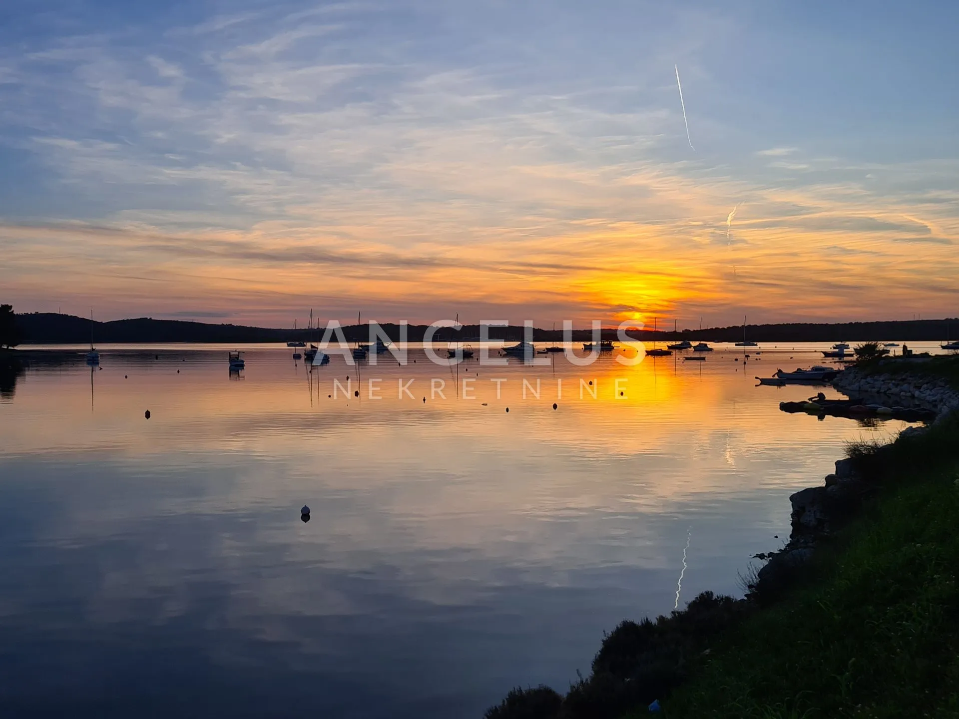 istra, medulin, građevinska parcela uz more, 1000m2 - slika 5