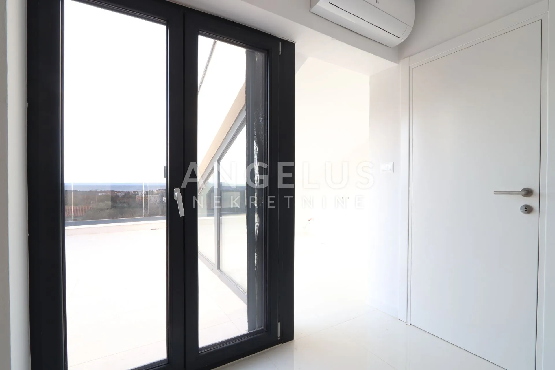 istra, poreč - dvoetažni stan s pogledom na more 120m2 - slika 21