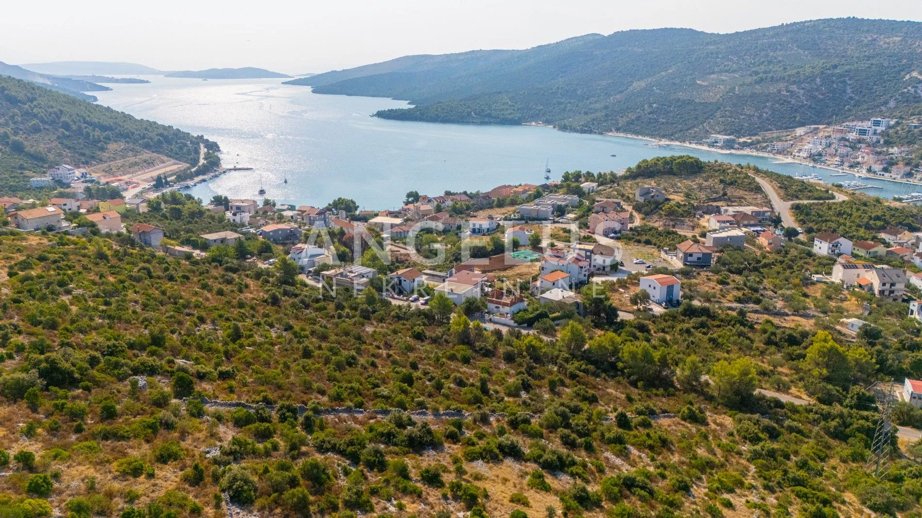 marina kod trogira-građ.zem blizu mora, 950 m2, prodaja - slika 8