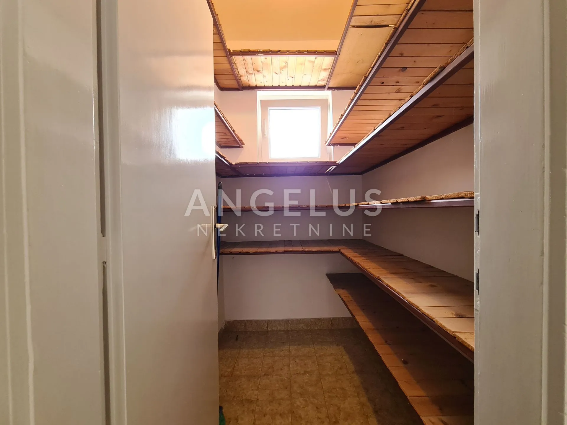 istra, pula - stan 110 m2 sa dvorišta 200 m2, prodaja - slika 19