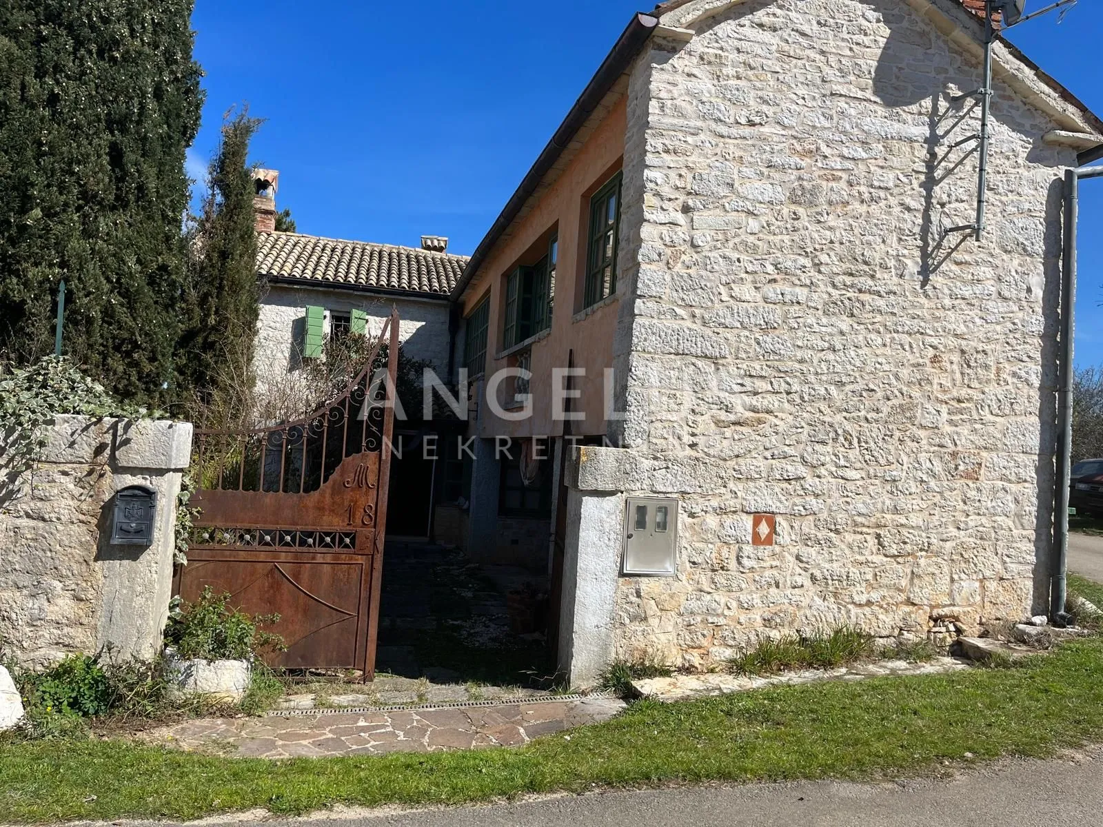 Istra, Višnjan - kamena kuća za dugoročni najam, 150m2 - Benčani, Višnjan