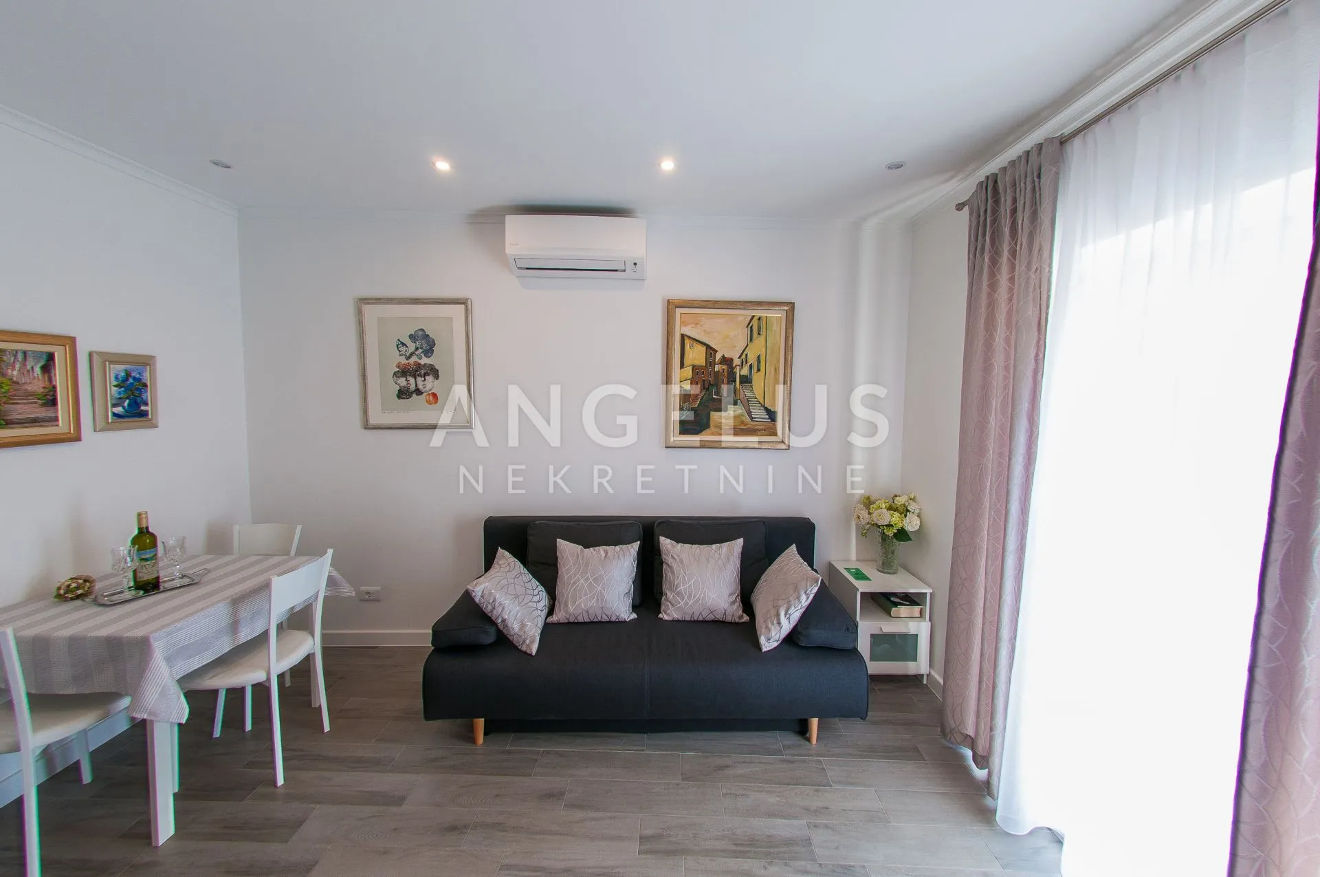 split, centar - uređeni apartmani u dioklecijanovoj palači - slika 8
