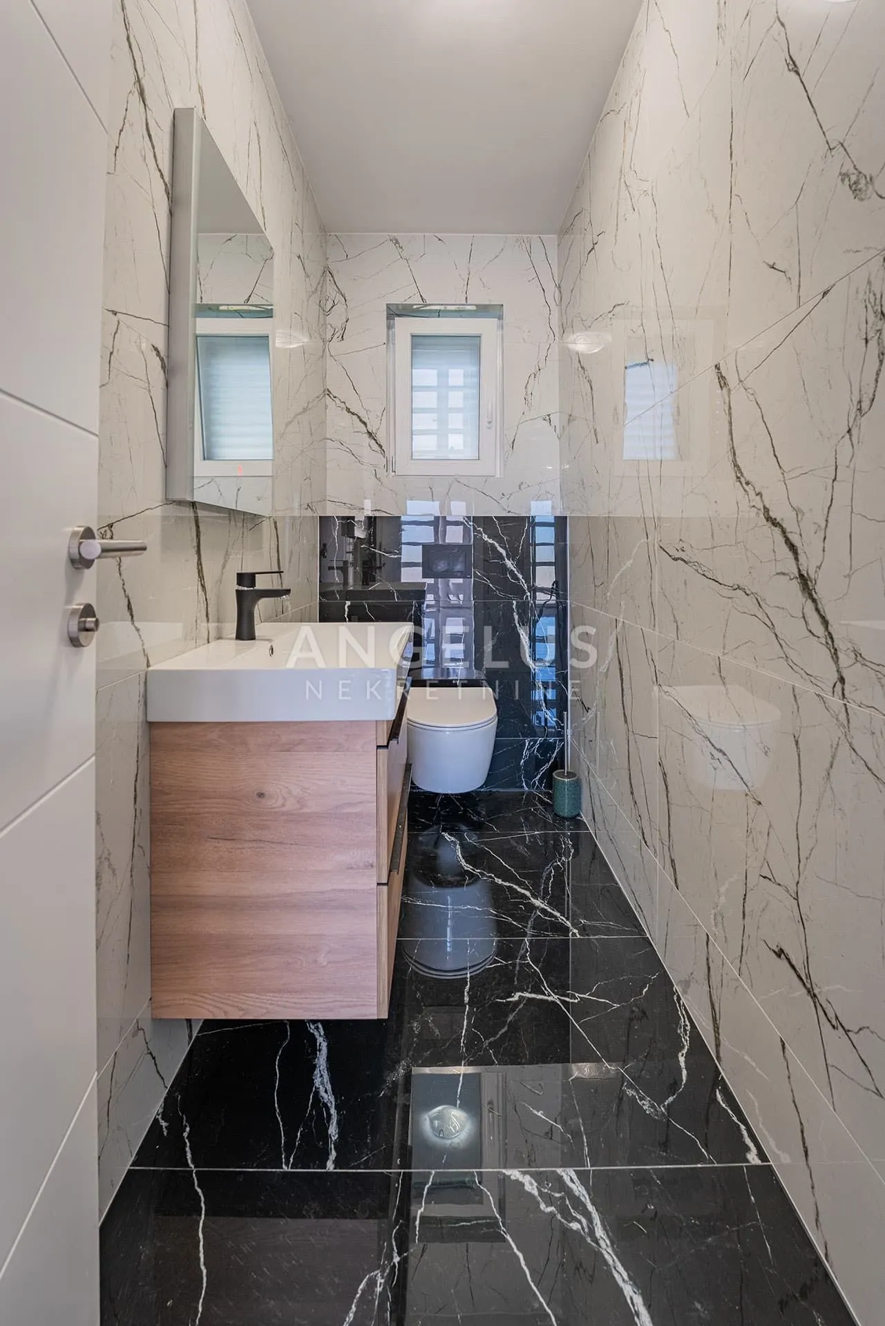 krk, dobrinj - luksuzna vila s bazenom 300m2 - slika 29