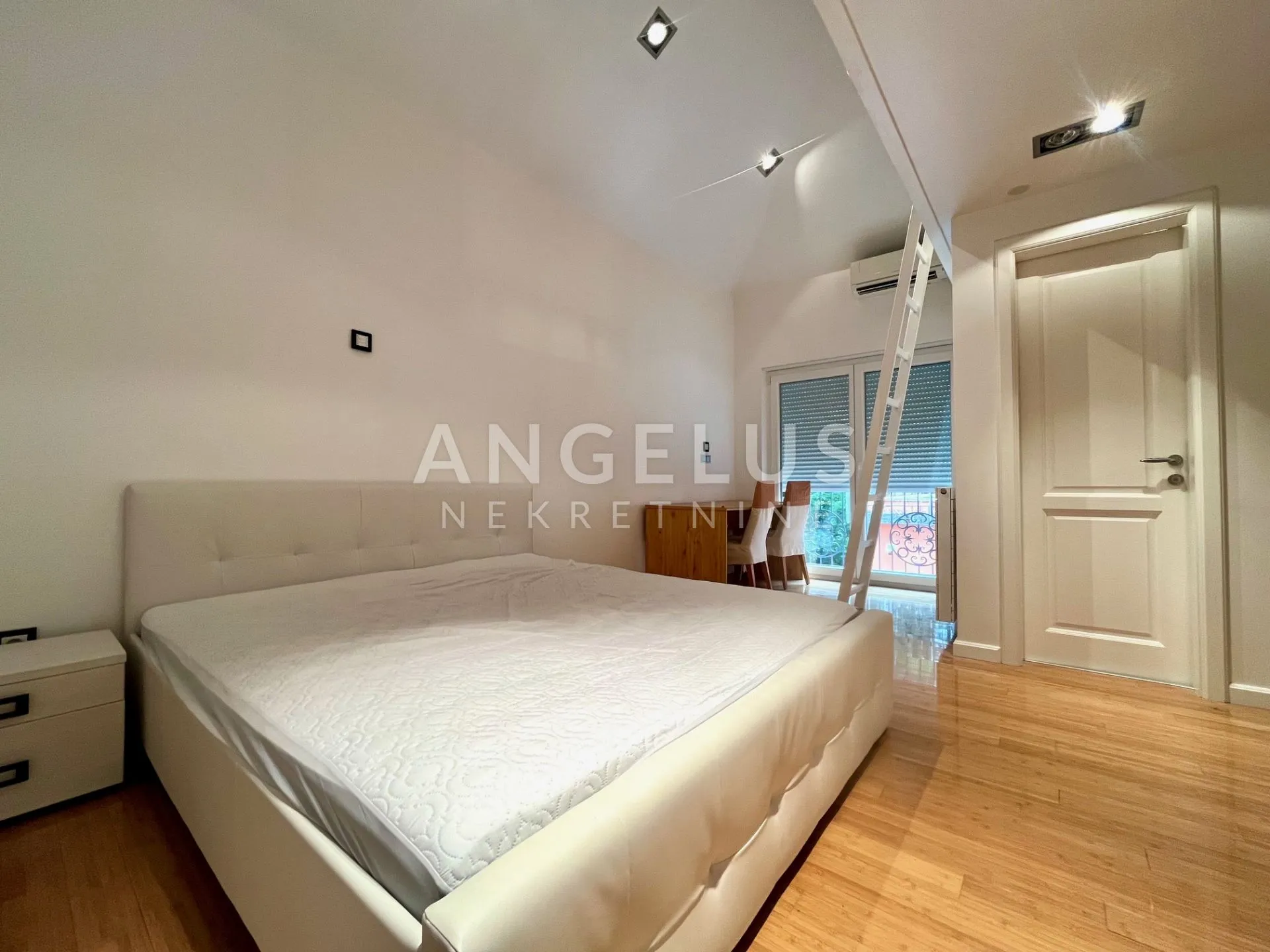 zagreb, remete- luksuzna villa 440m2 s bazenom i liftom - slika 14