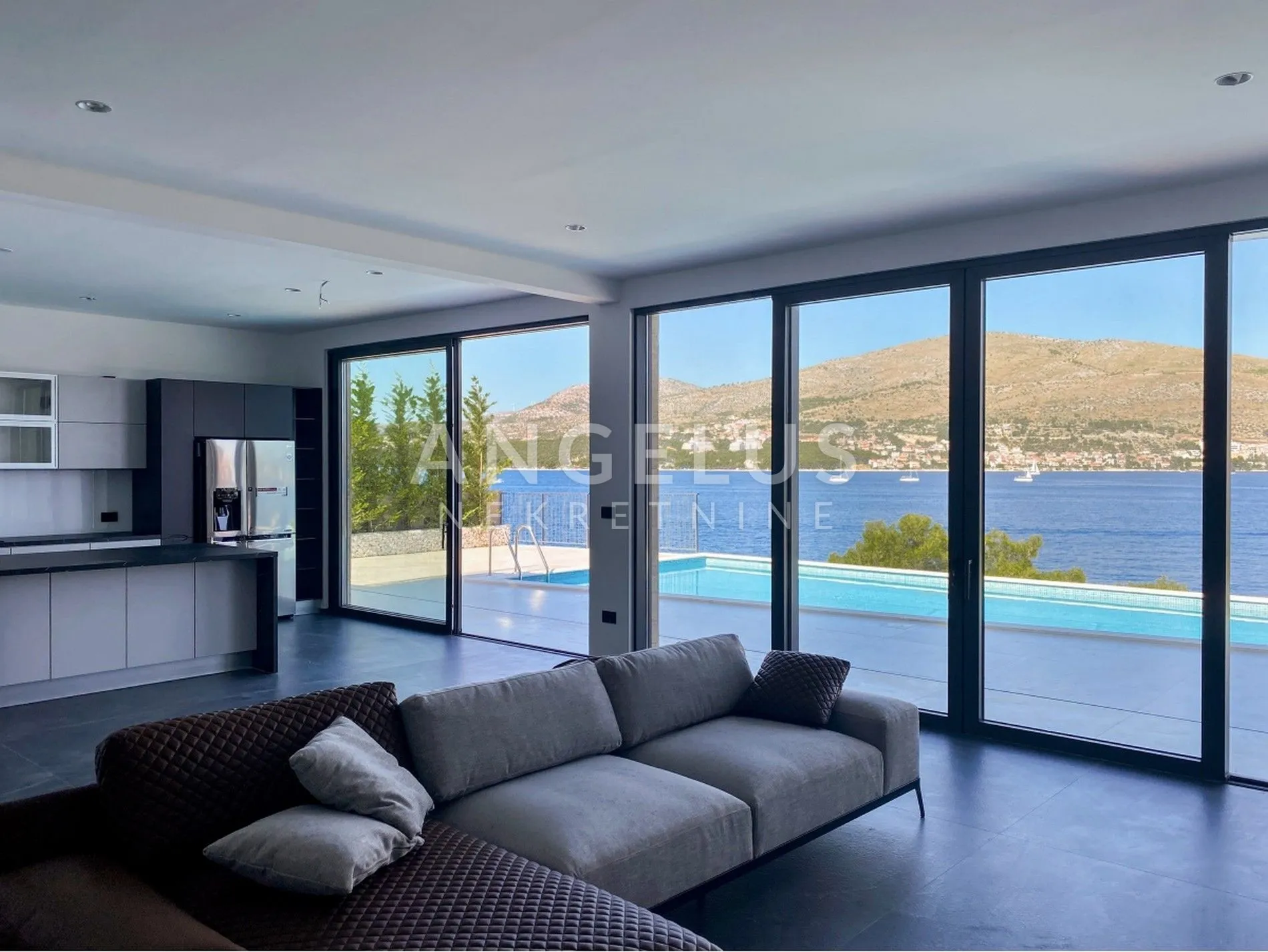 čiovo - super luksuzna vila prvi red do mora, 350 m2 - slika 4