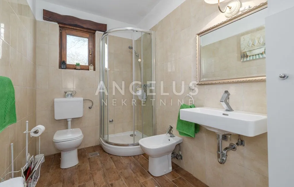 istra, sv. lovreč - vila s bazenom 120m2 - slika 15
