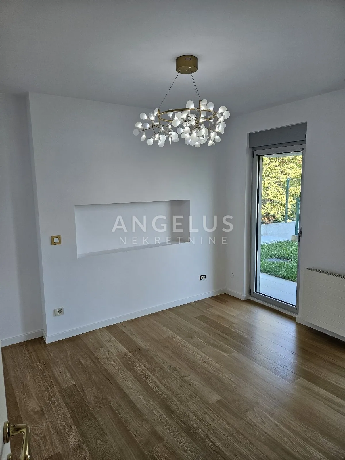 zagreb, gornje prekrižje - luksuzni dvoetažni stan 320m2 s vrtom i garažom - slika 13