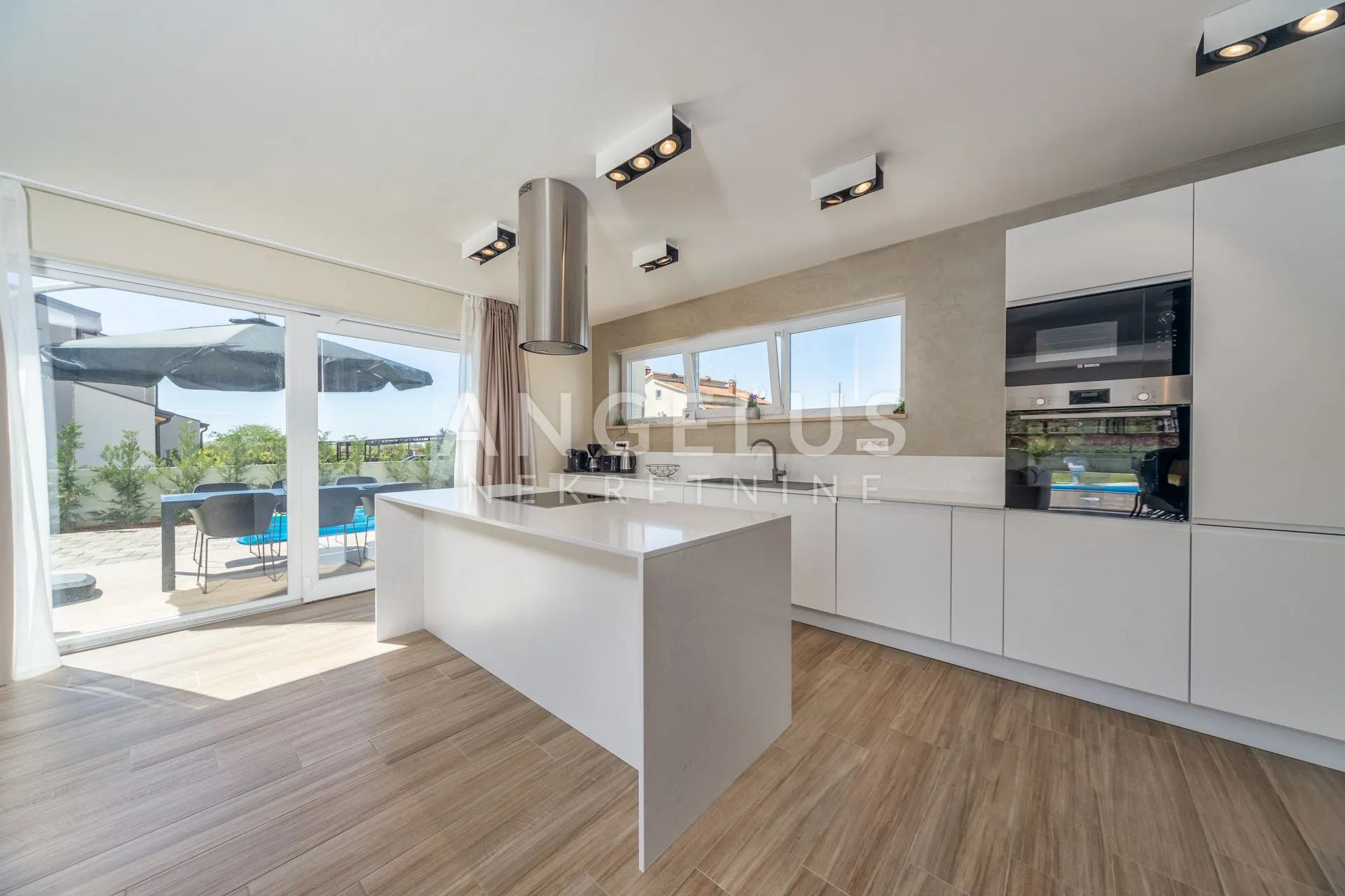 istra, poreč - prodaje se villa sa bazenom - slika 13
