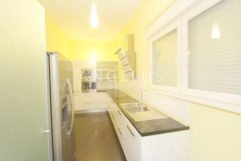 zagreb (prekrižje) stan za najam, 200m2 - slika 51