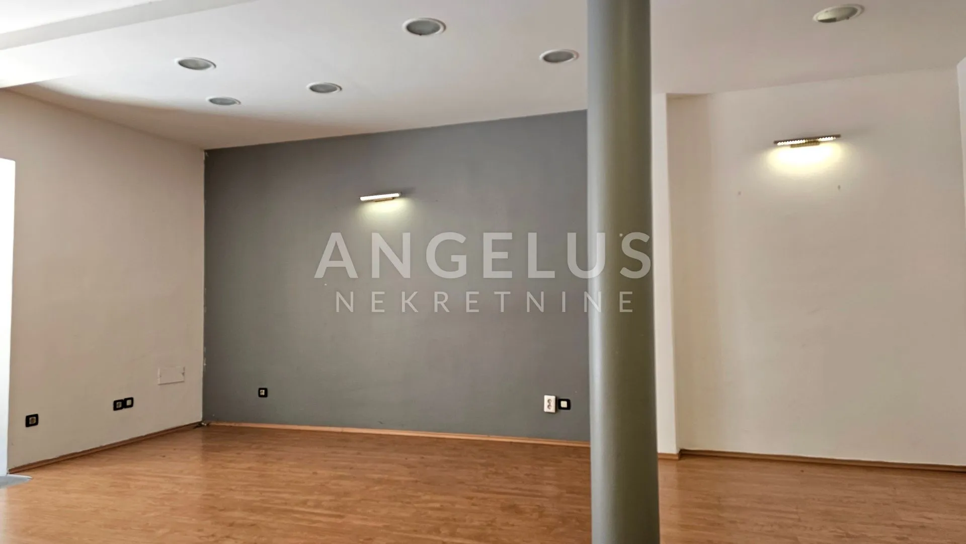 split, centar - ulični poslovni prostor, 40 m2 - slika 2