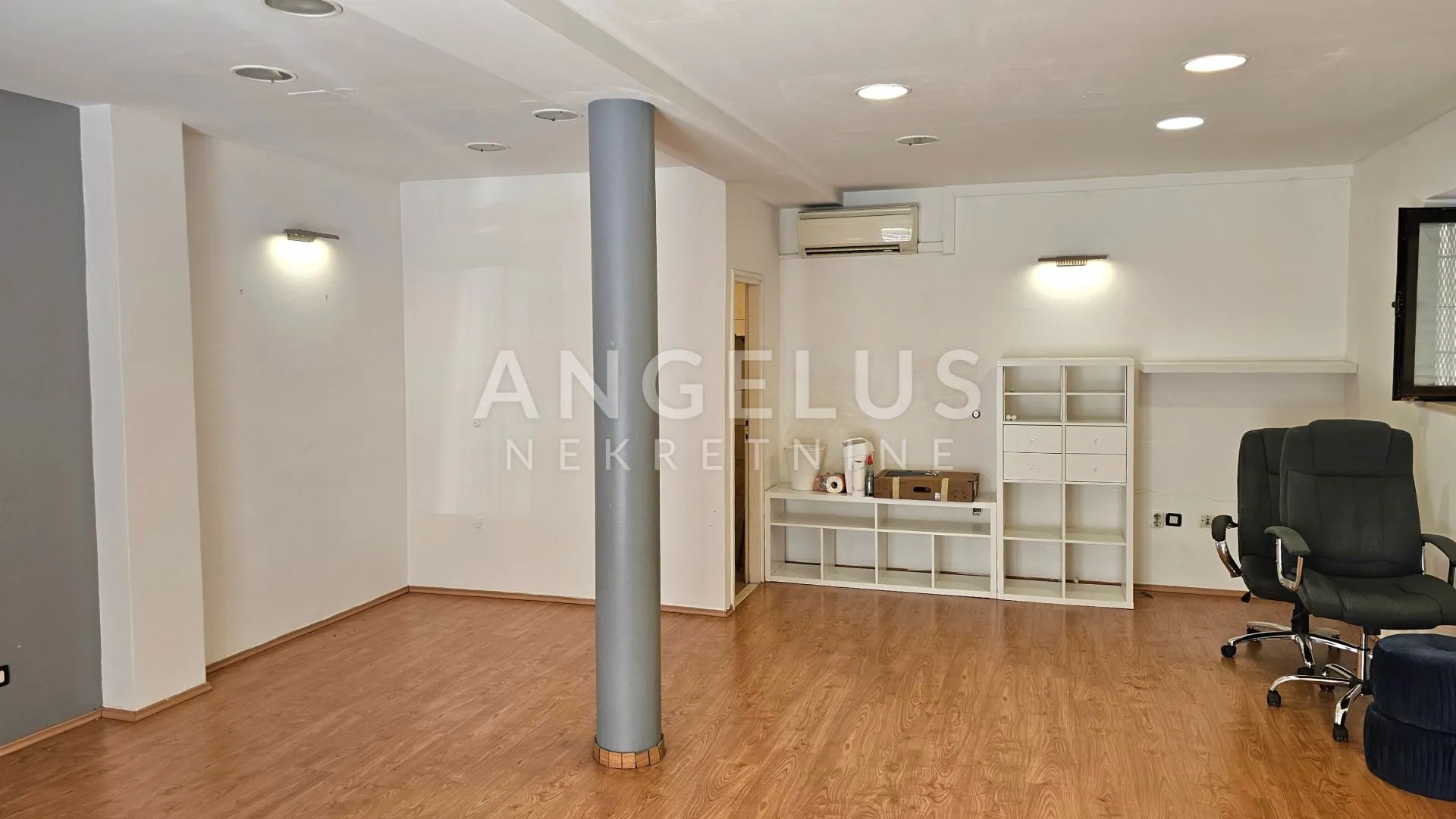 split, centar - ulični poslovni prostor, 40 m2 - slika 3