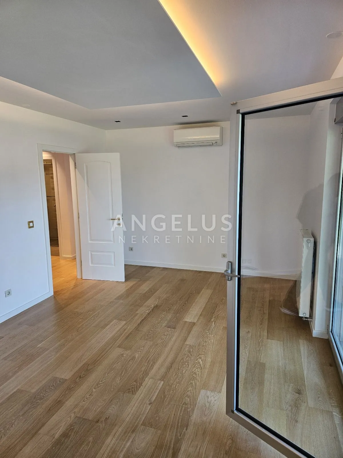 zagreb, gornje prekrižje - luksuzni dvoetažni stan 320m2 s vrtom i garažom - slika 15