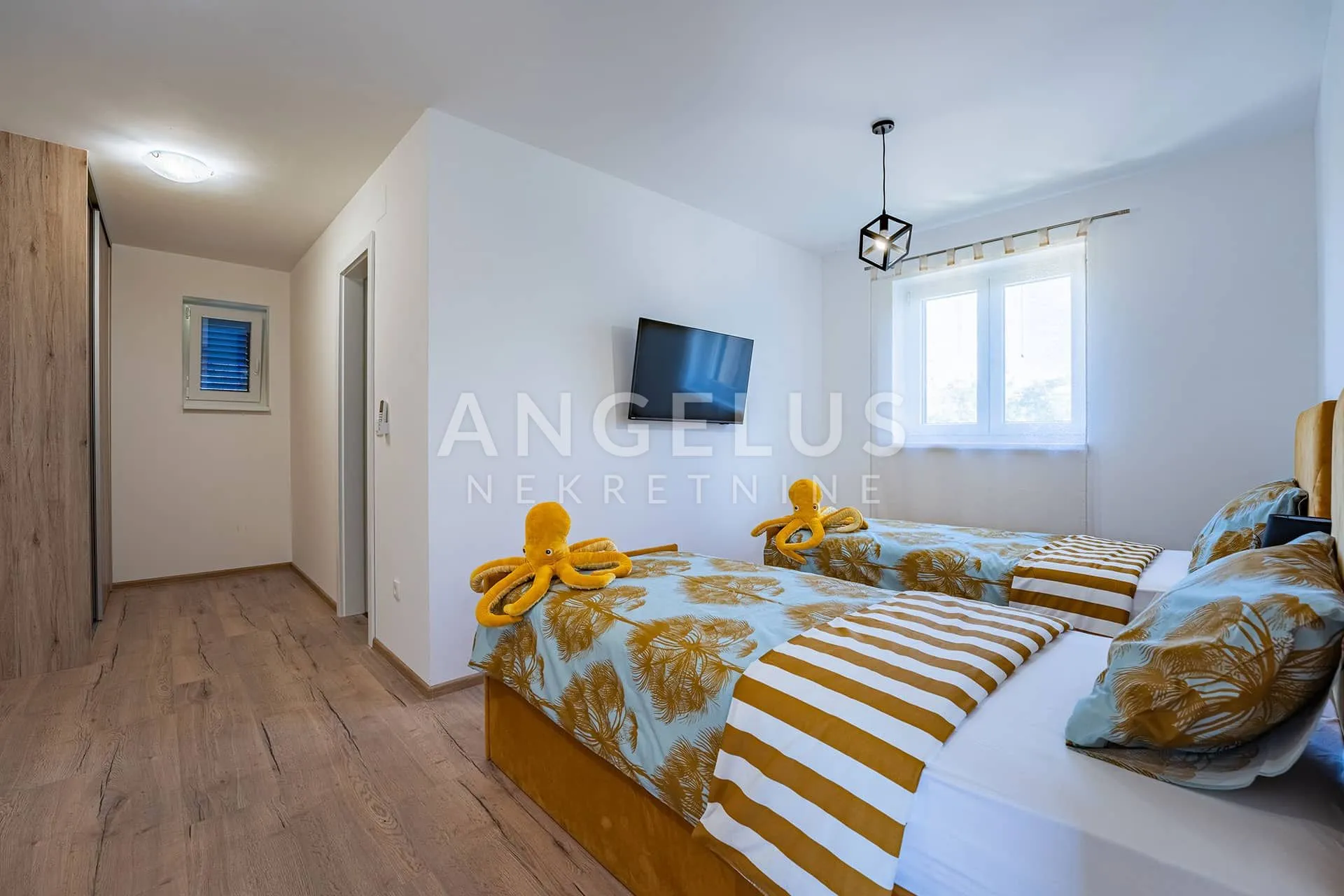 krk, dobrinj - luksuzna vila s bazenom 300m2 - slika 31