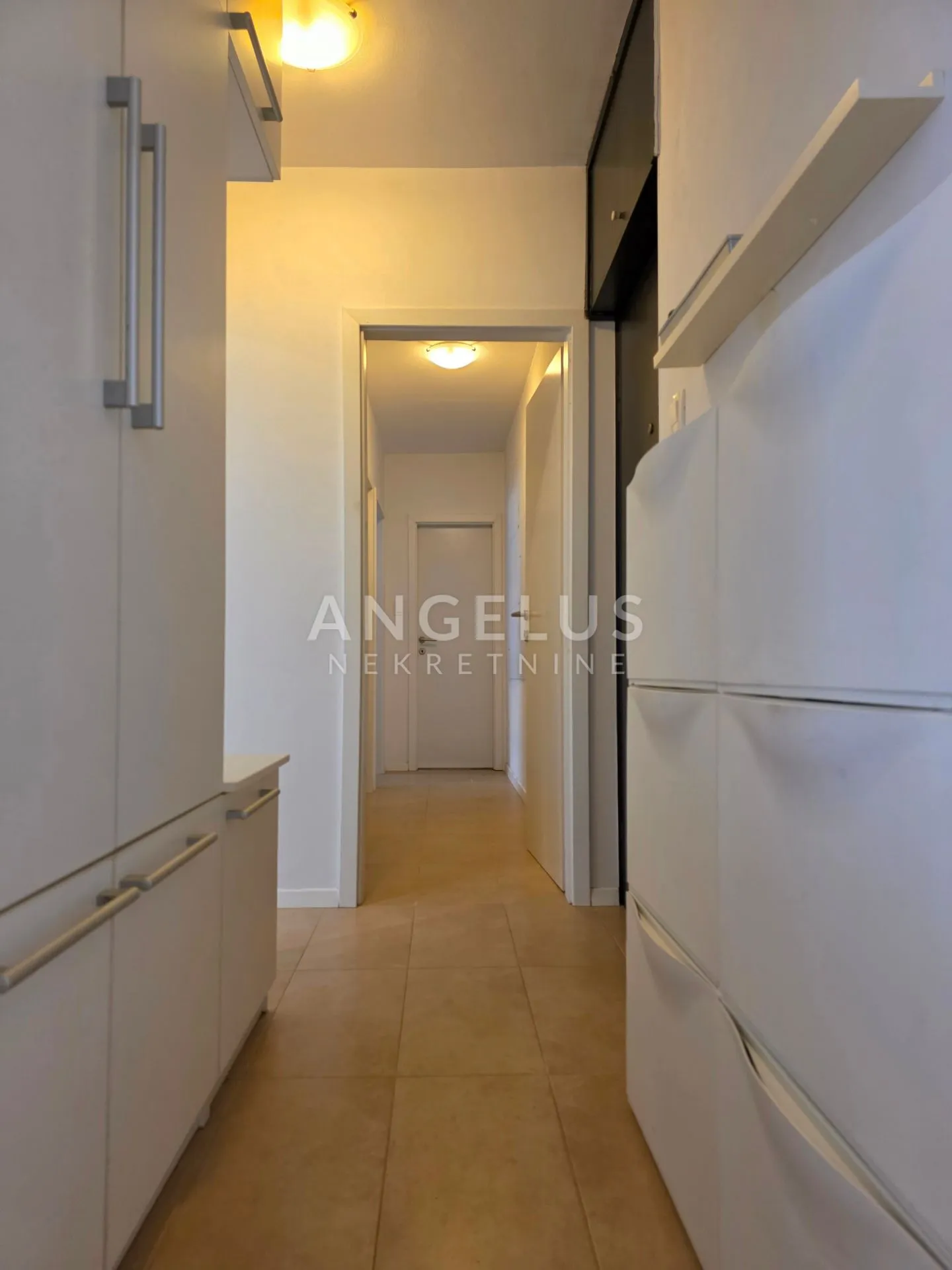 split 3 - dvosoban stan 60m2 sa velikom terasom 140m2 prodaja - slika 15
