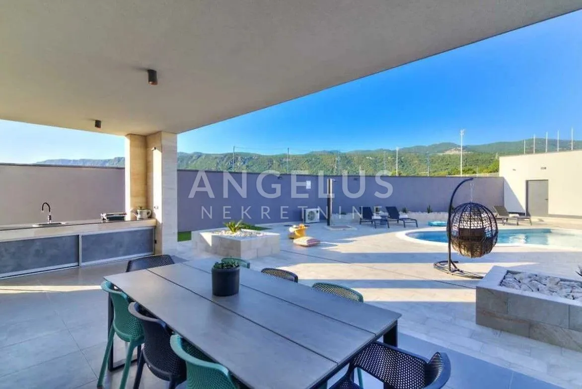 novi vinodolski - luksuzna kuća s bazenom 302m2 - slika 17