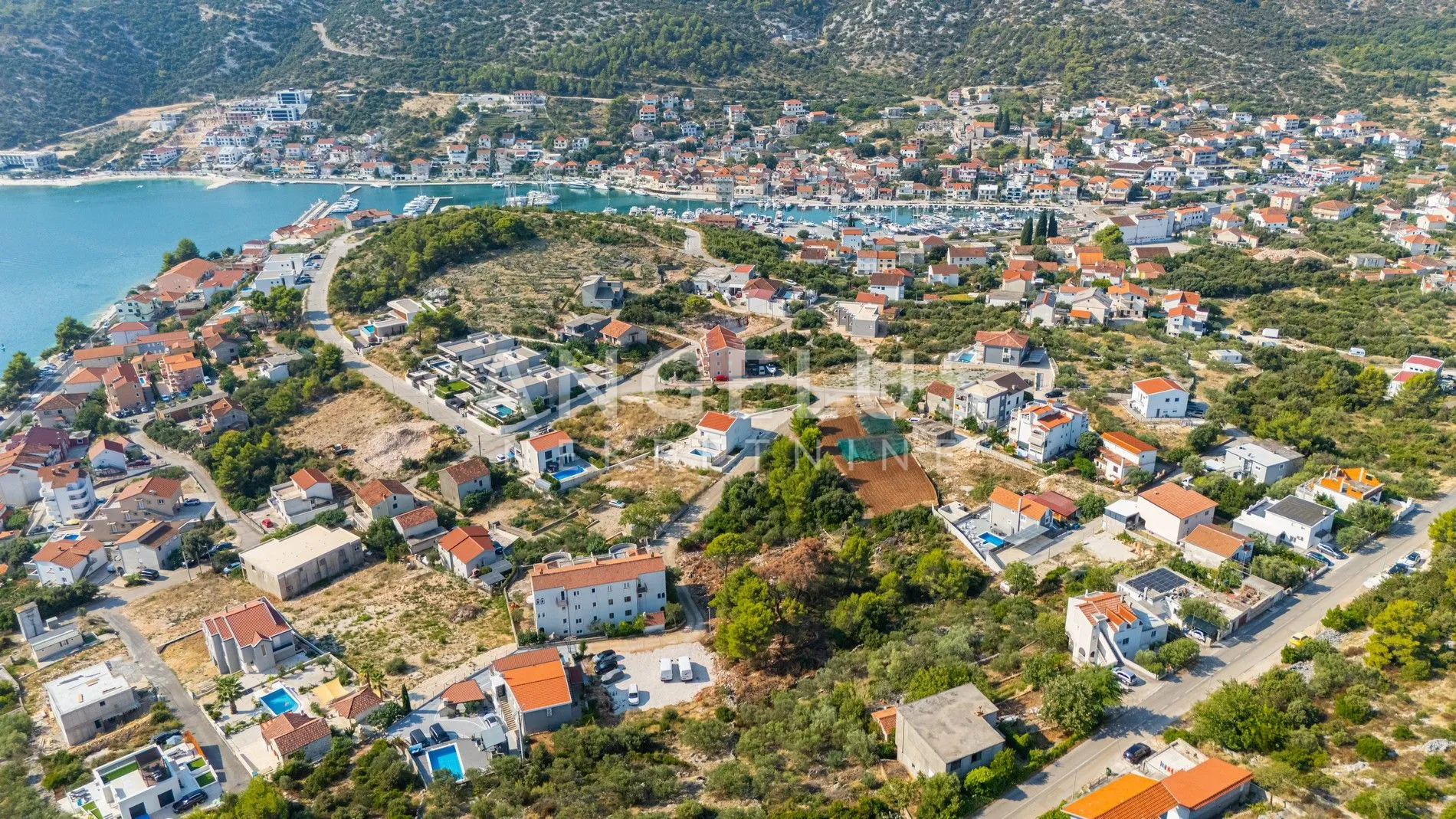 marina kod trogira-građ.zem blizu mora, 950 m2, prodaja - slika 7