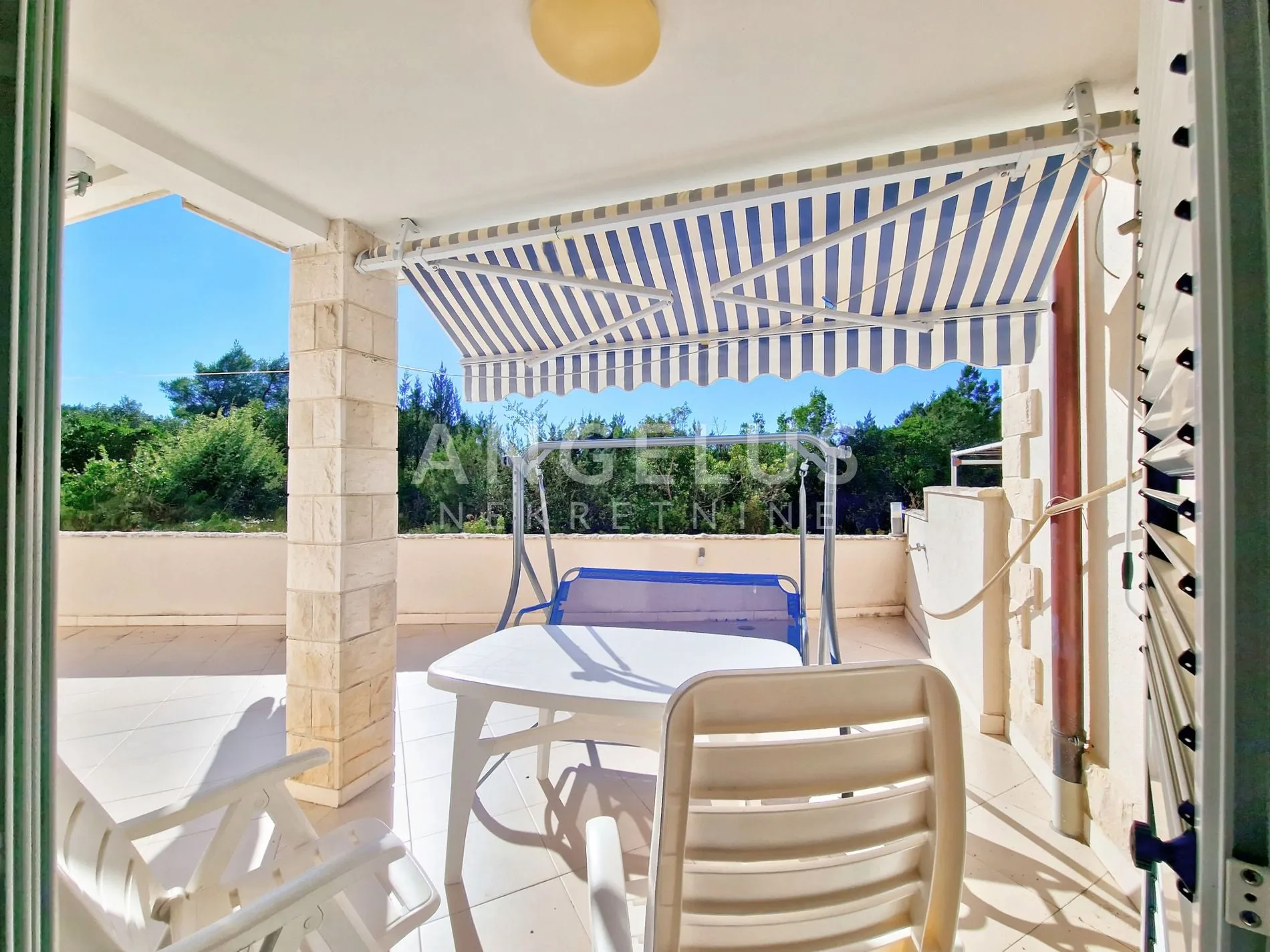 Pelješac, Lovište – prostrani trosobni stan blizu plaže – 90 m2 - Lovište, Orebić