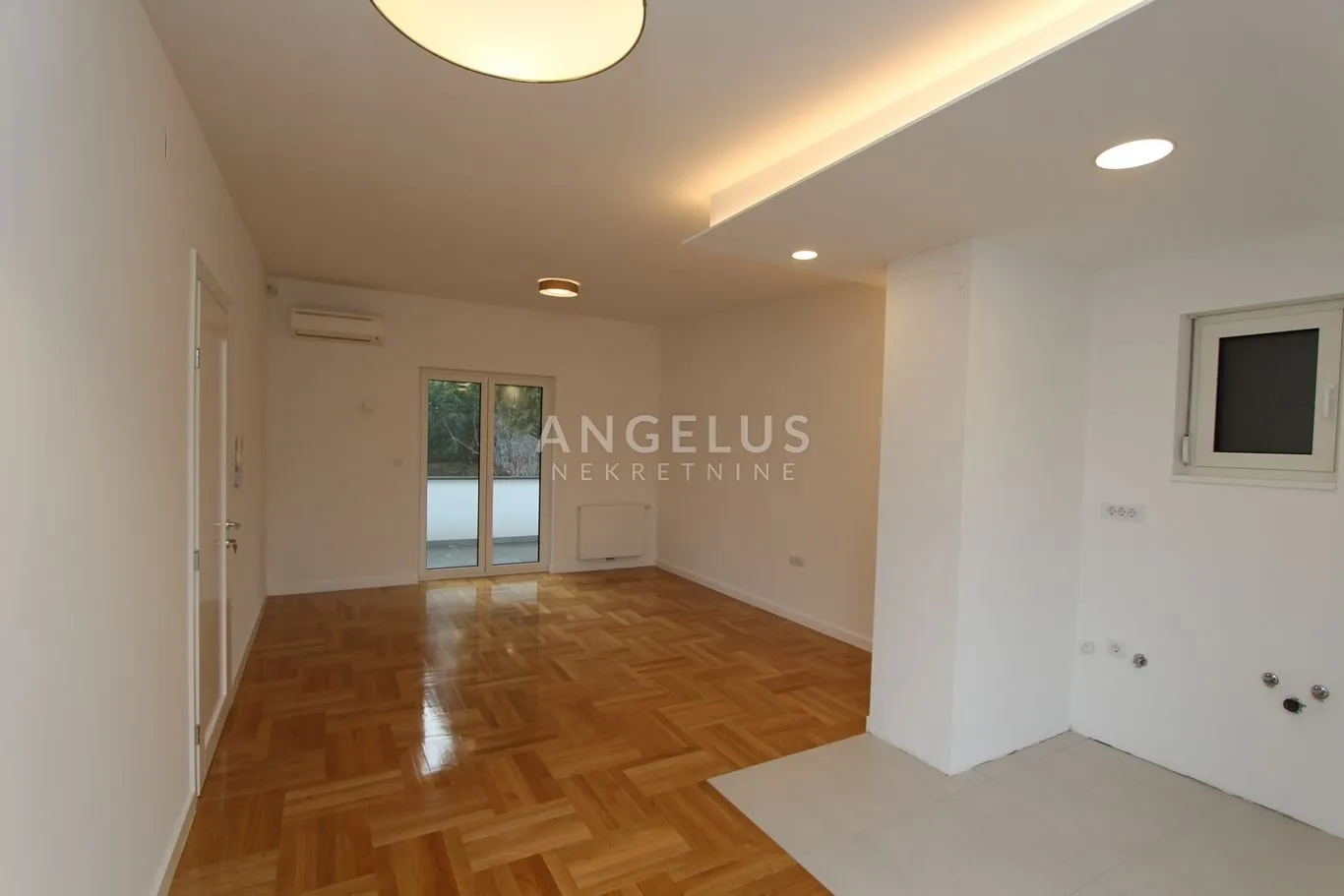 zagreb, mlinovi - luksuzna kuća 450 m2 s bazenom, garažom i vrtom - slika 21