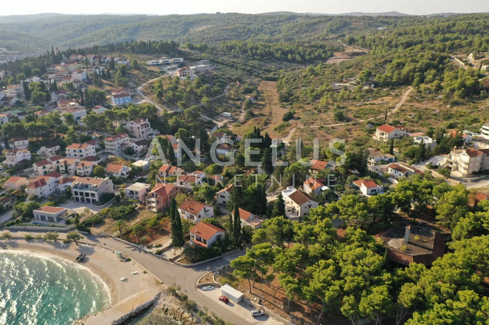Brač, Sutivan - zemljište sa dozvolom blizu mora, 600 m2, PRODAJA