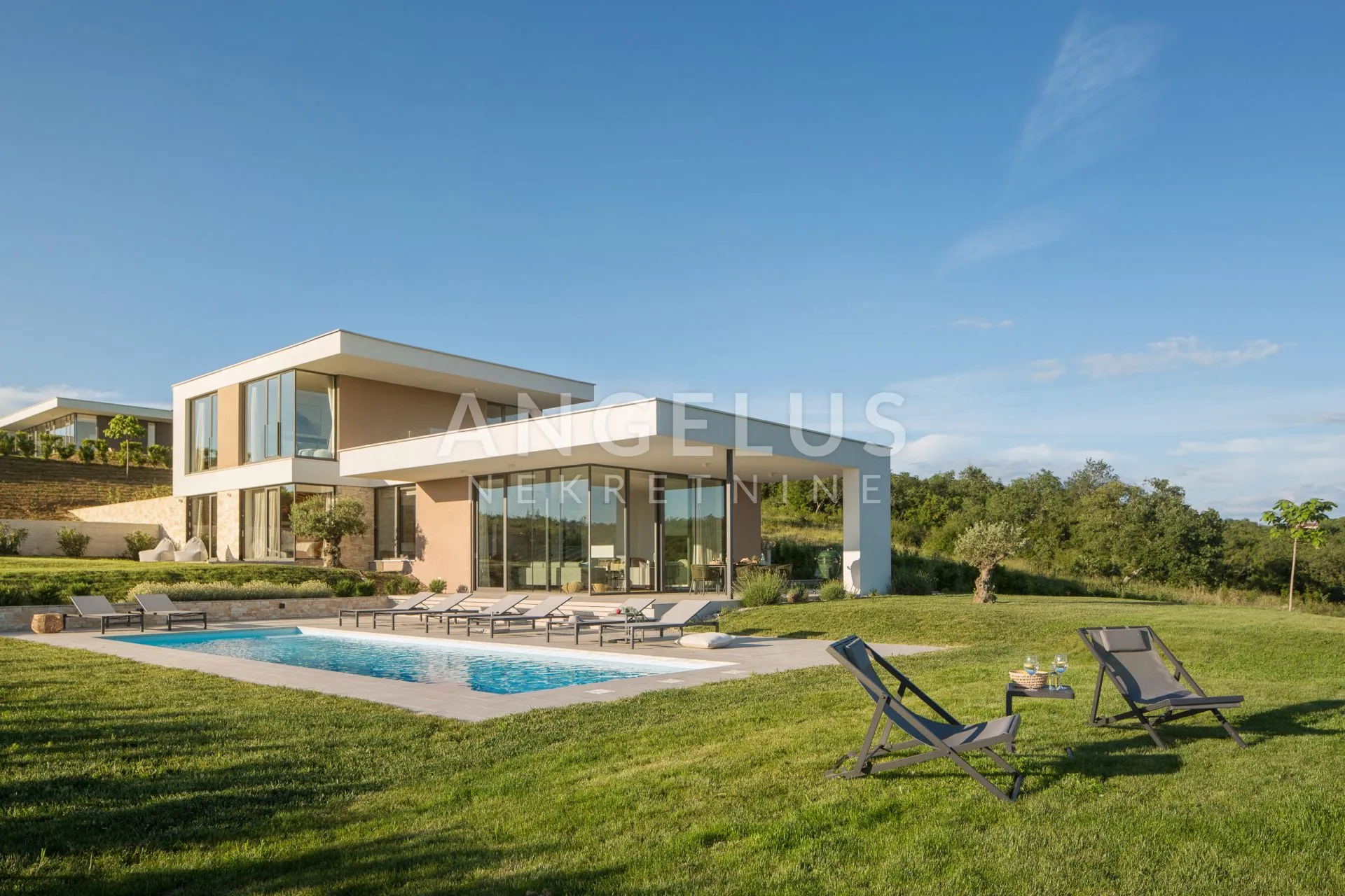 istra, novigrad - moderna vila s pogledom na more - slika 4
