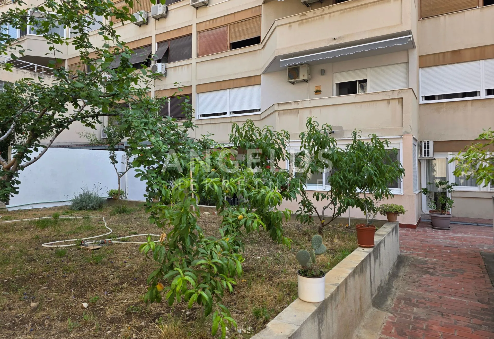 split 3 - dvosoban stan 60m2 sa velikom terasom 140m2 prodaja - slika 28