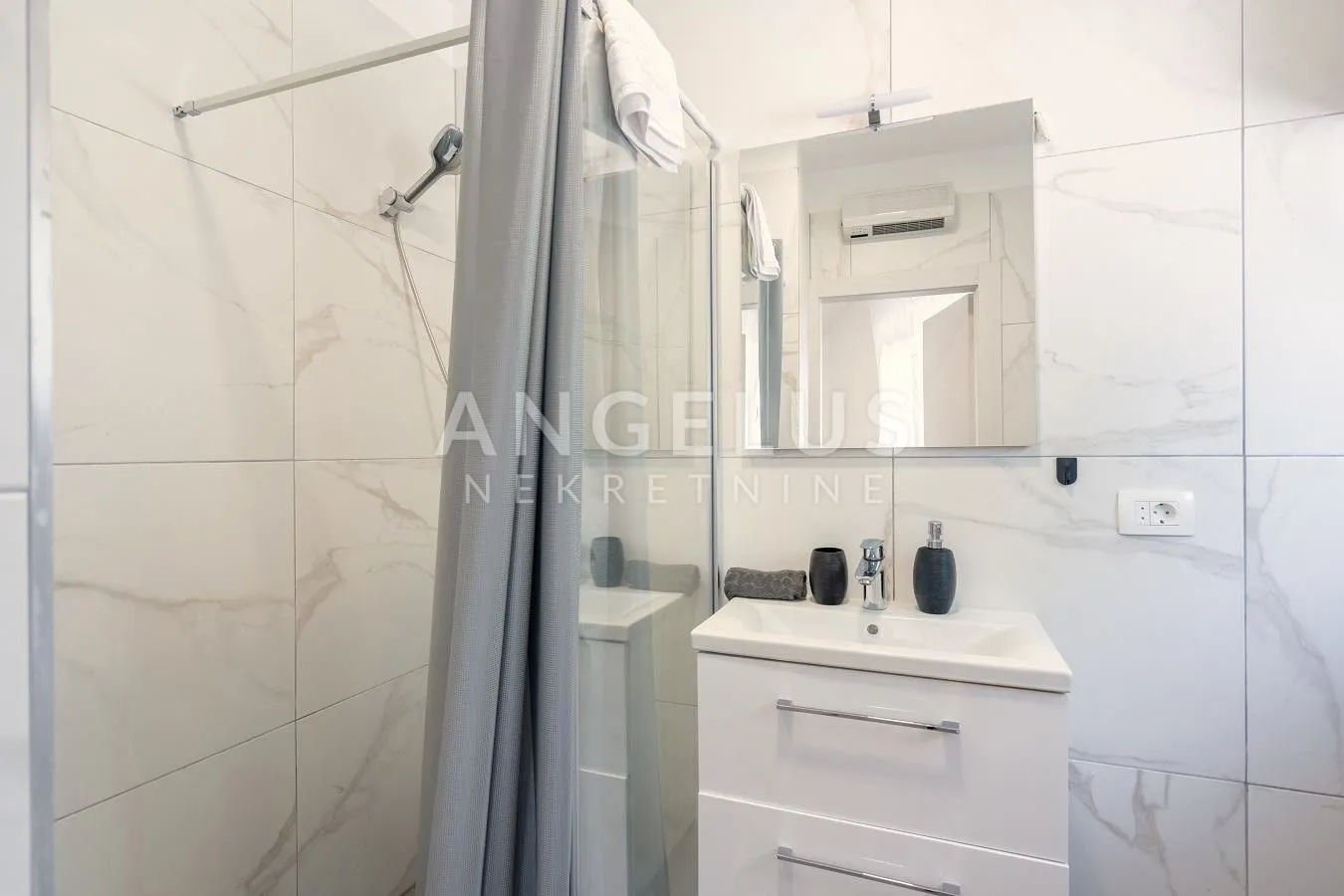 istra, barban - kuća sa jacuzzijem, 110m2, dugoročno! - slika 16