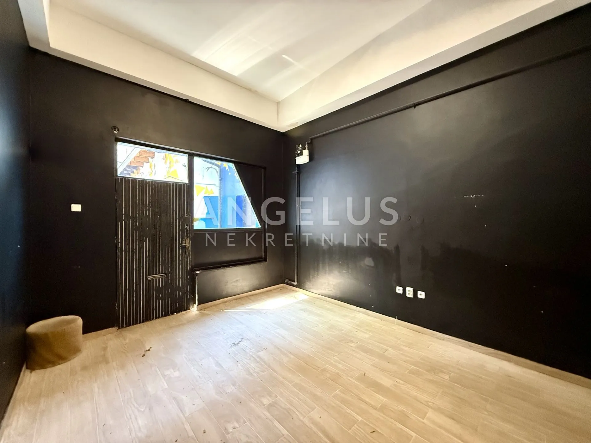 zagreb, centar -martićeva ulica, lokal, 28 +17m2 - slika 2