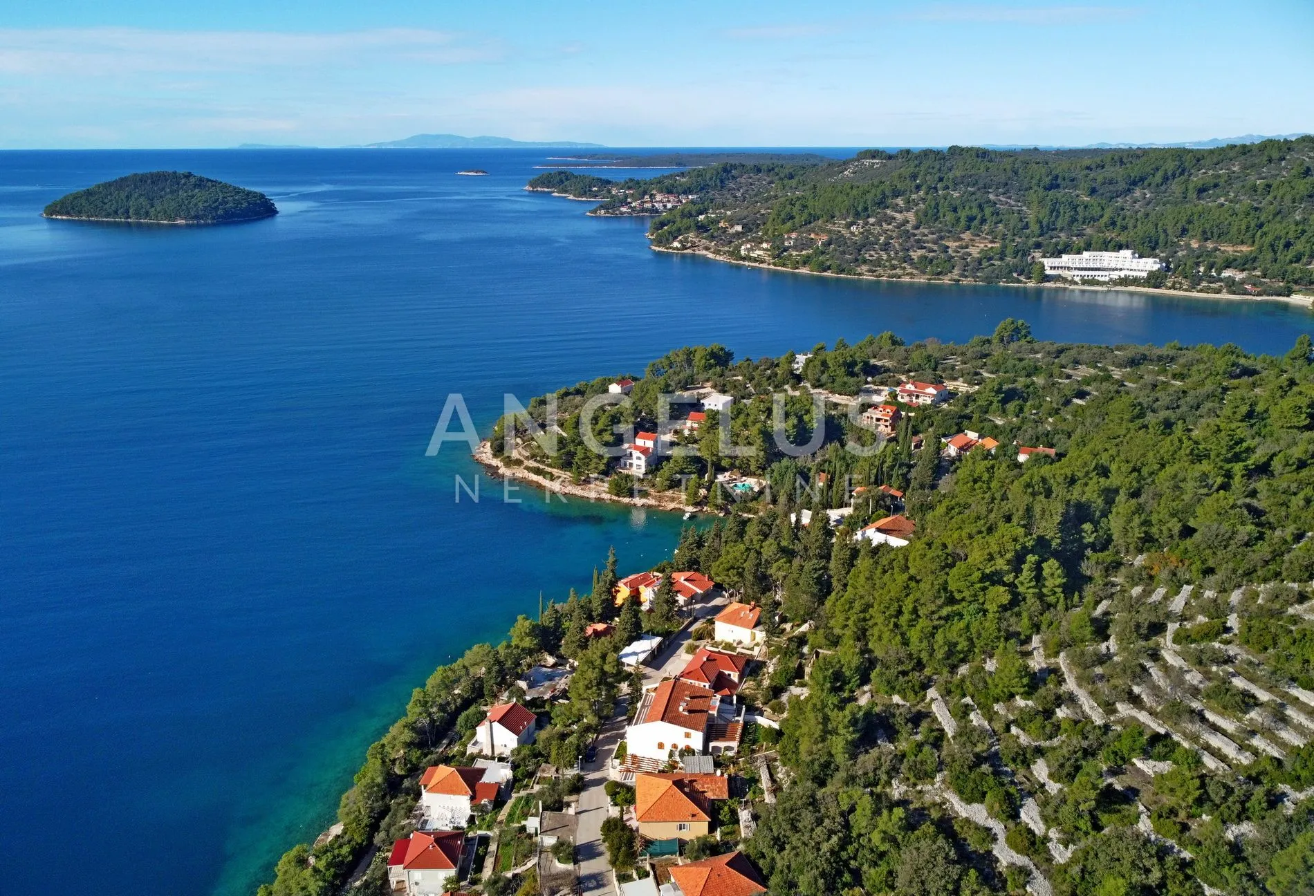 Otok Korčula, Vela luka – građevno zemljište s pogledom na more – 960 m2