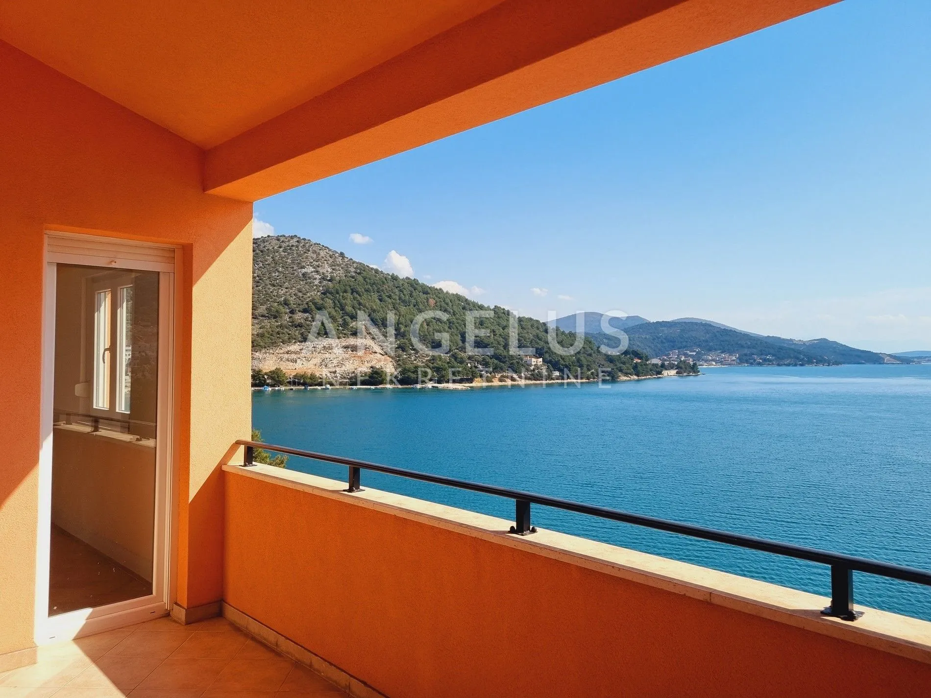 marina - trosoban stan prvi red do mora 103,38 m2, veliki petencijal - slika 5