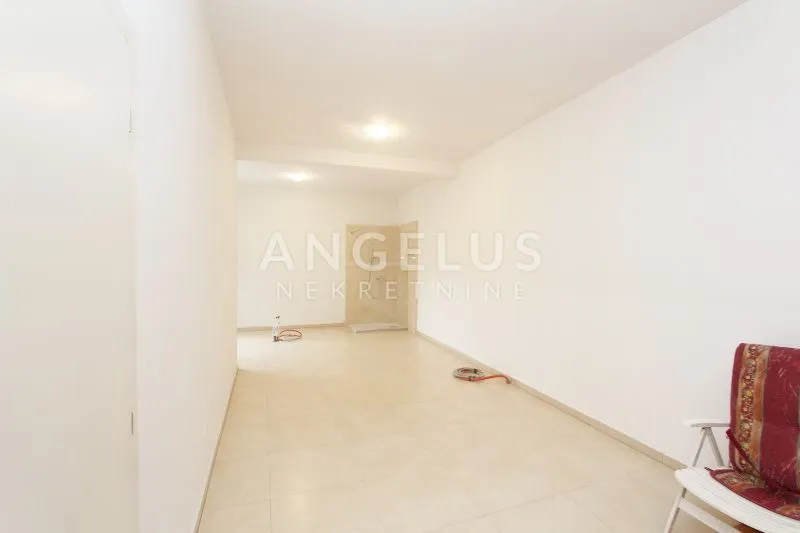 zagreb (prekrižje) stan za najam, 200m2 - slika 27