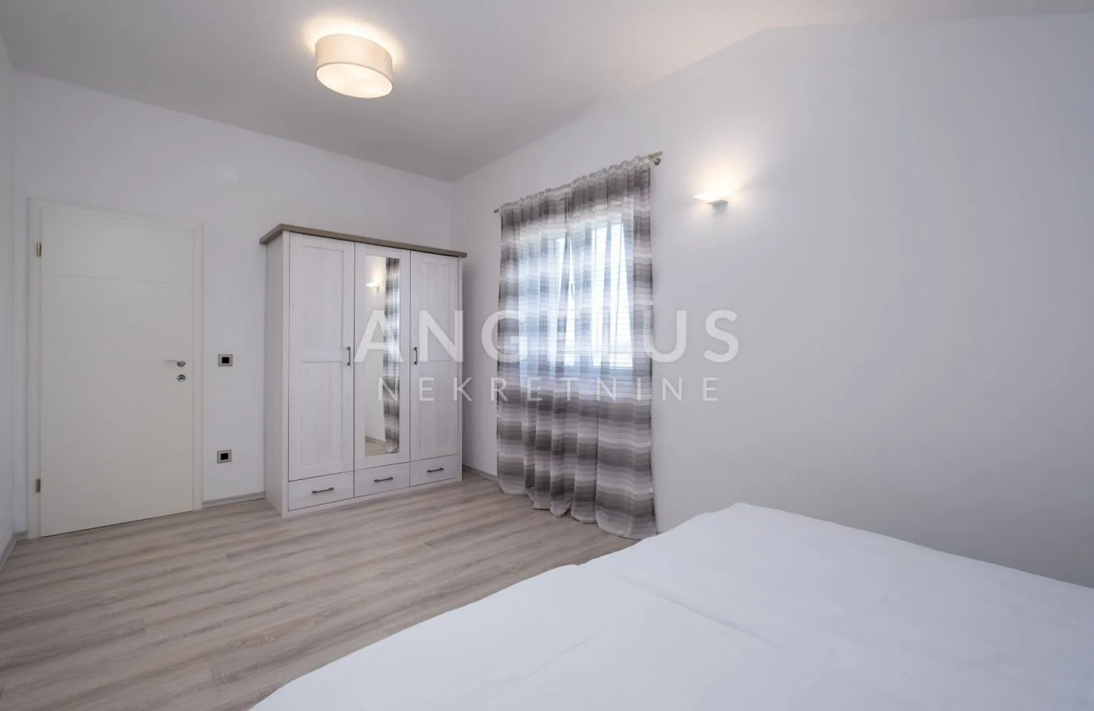 pelješac, lovište – prostrani stan prvi red do mora, 143 m² s parkingom – prodaja - slika 13