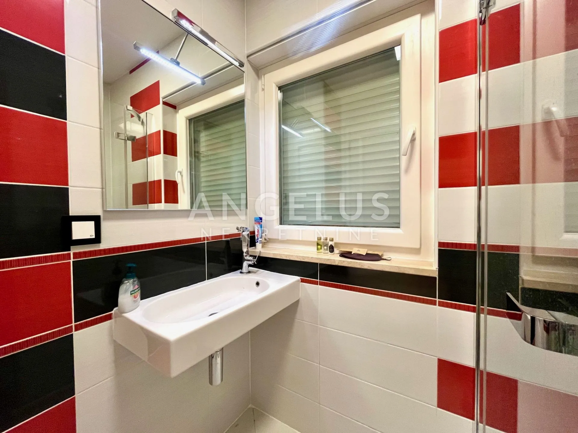 zagreb, remete- luksuzna villa 440m2 s bazenom i liftom - slika 21