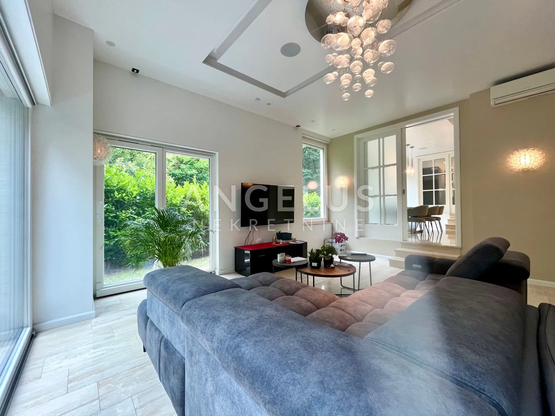 zagreb, remete- luksuzna villa 440m2 s bazenom i liftom - slika 1