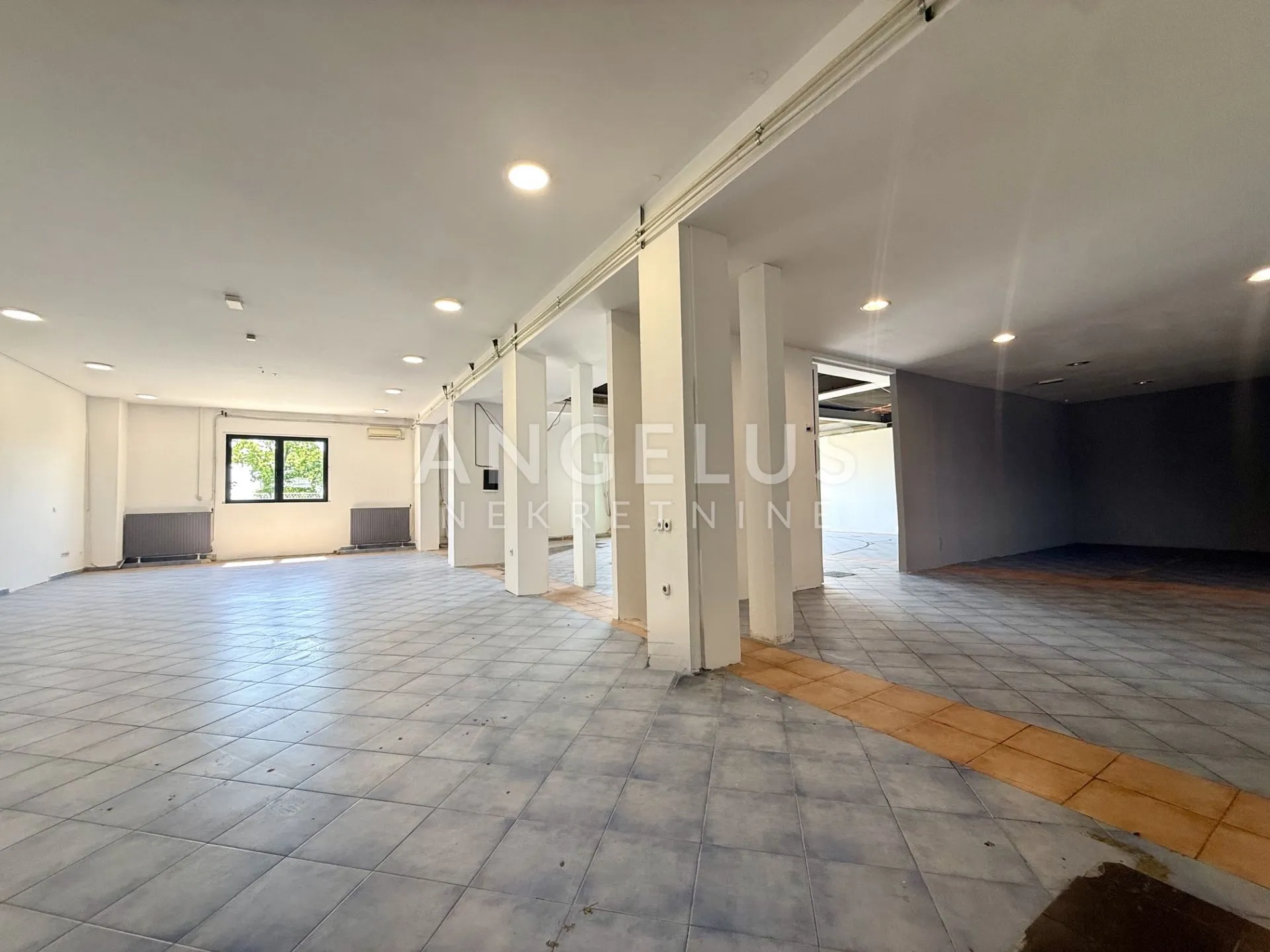 zagreb, buzin - uredsko, prodajno - skladišni prostor 650m2 s parkingom - slika 10