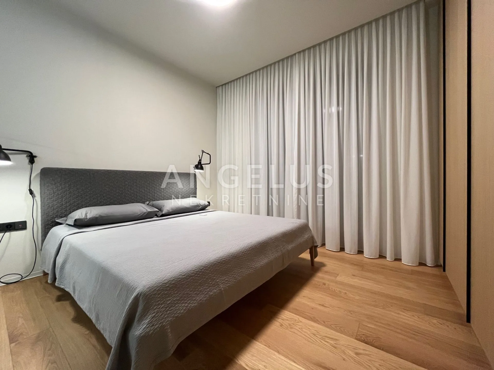 zagreb, centar - luksuzni stan 150m2 s lođom i duplom garažom - slika 9
