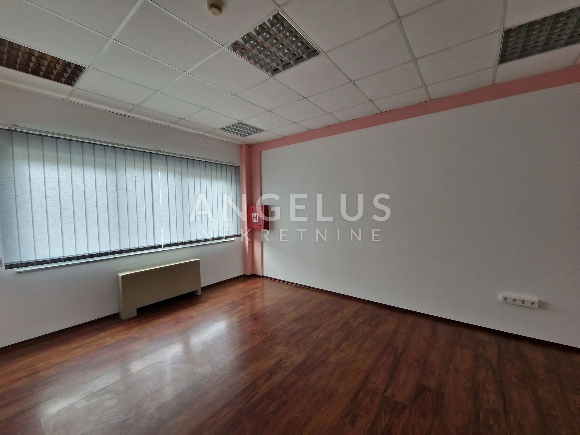 lučko - poslovna zgrada 1500 m2 - slika 16
