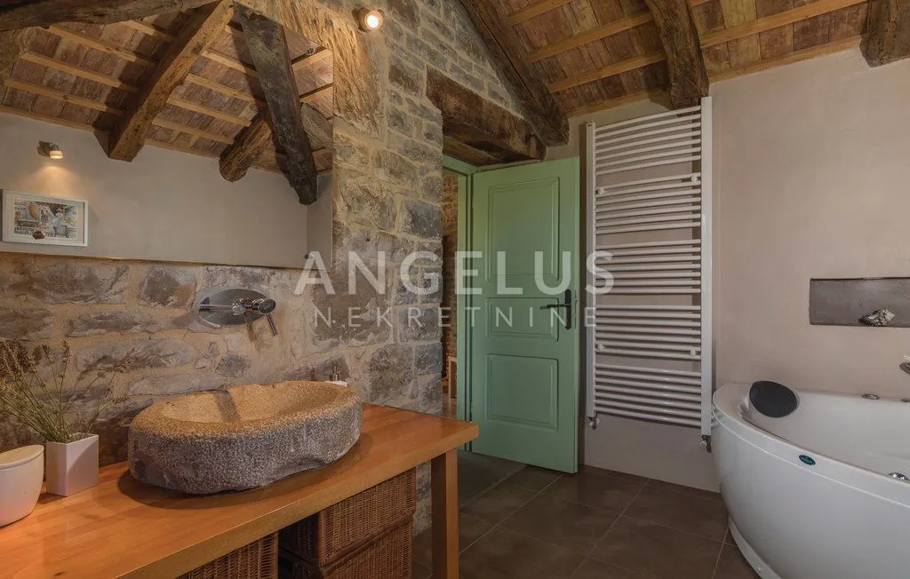 istra, okolica grožnjana - kamena kuća, 180m2, dugoročno! - slika 14